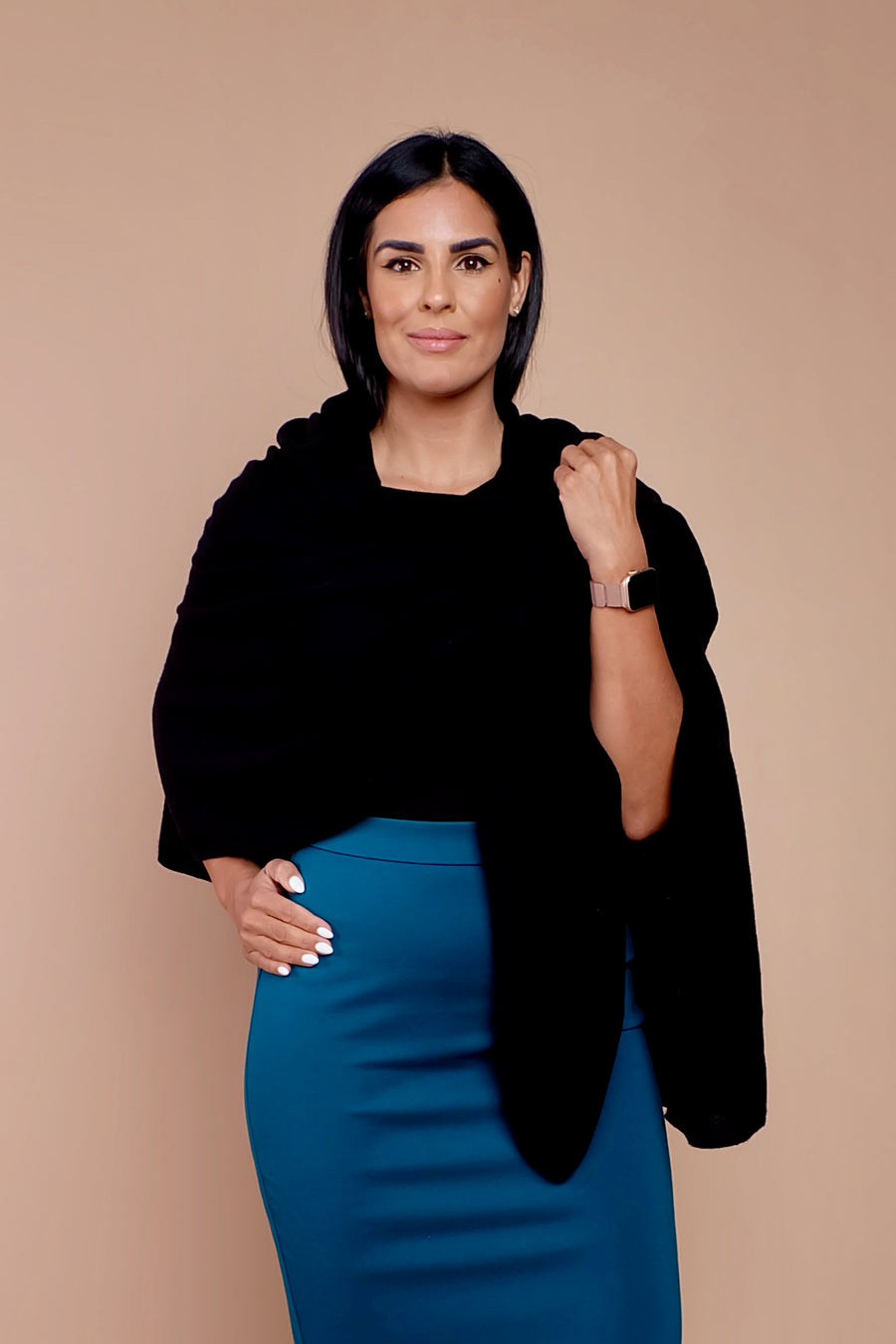 woman wearing classic style workwear outfit